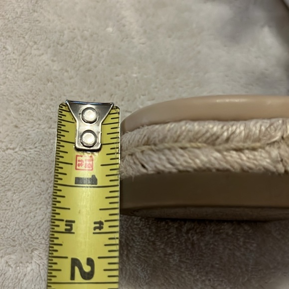 Marc Fisher Prisca Nude Silver Stud Gladiator Platform Sandals NWOT Sz 9.5 - Picture 10 of 13